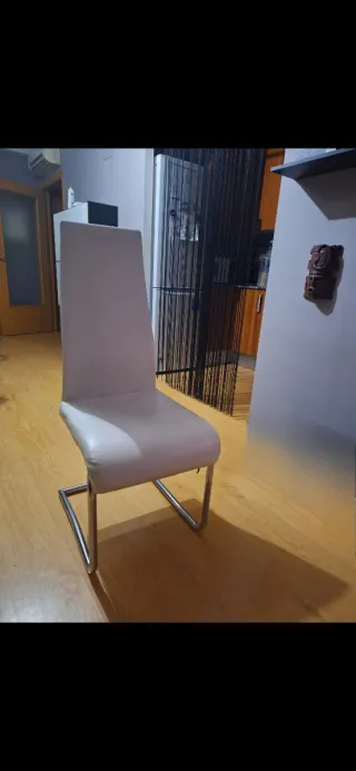 Mesa comedor + mueble y estanterías