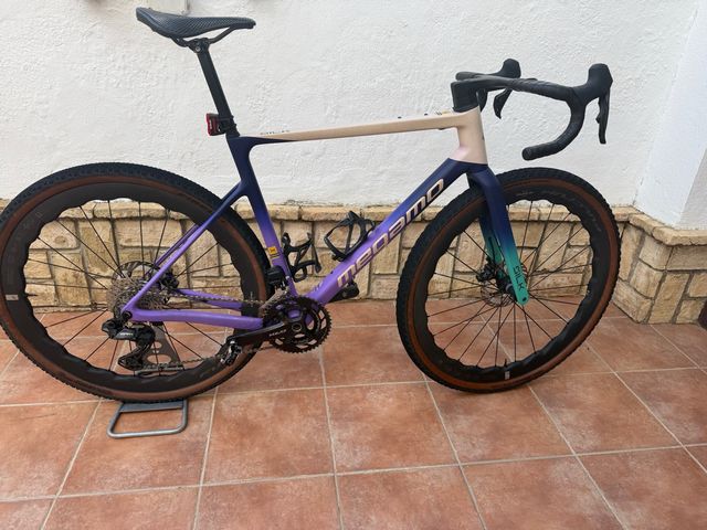 Megamo Silk GRX Di2 Gravel Bike