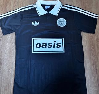 Camiseta Oasis Adidas Negra Blanca