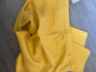 Pantalón chino mujer Zara amarillo