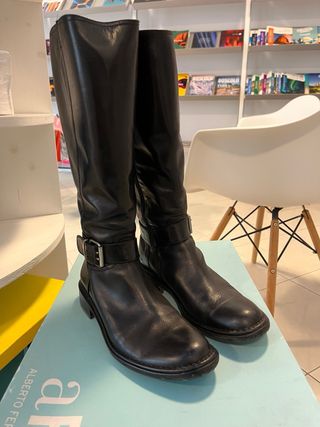 Stivali neri donna tg. 39