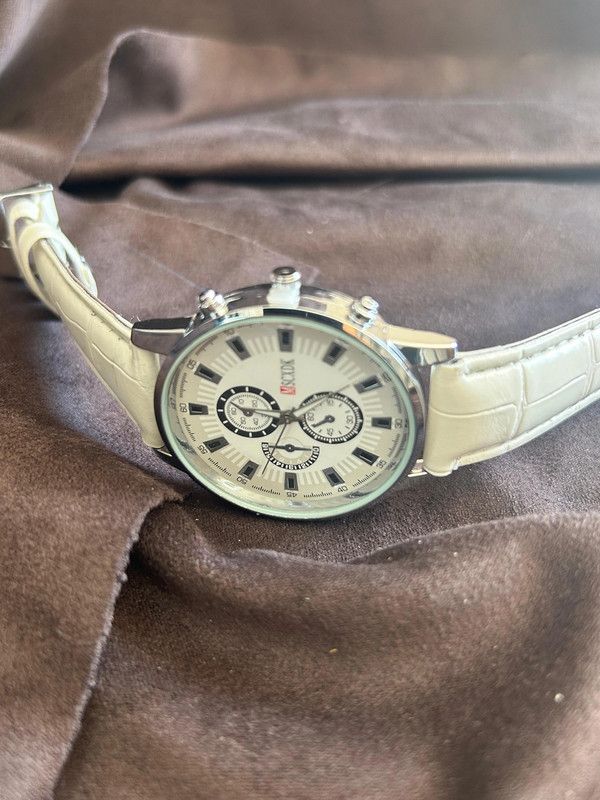 Orologio al quarzo cinturino bianco