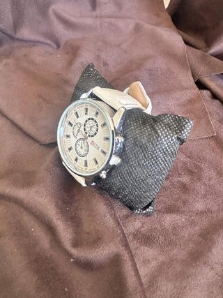 Orologio al quarzo cinturino bianco