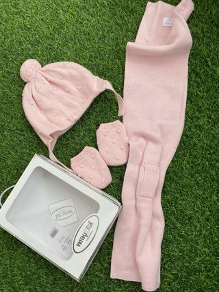 Conjunto niña: gorro, bufanda y manoplas