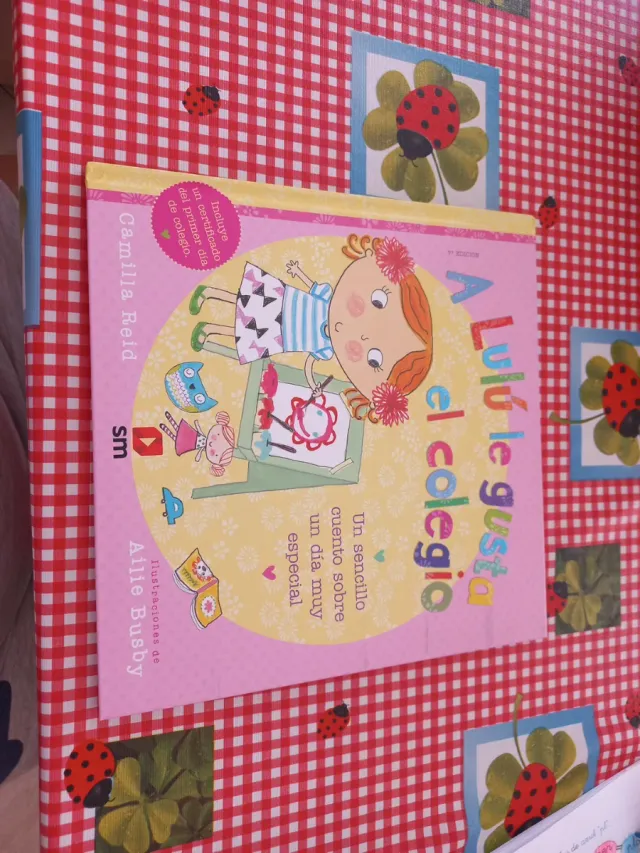 A Lulú le gusta el colegio