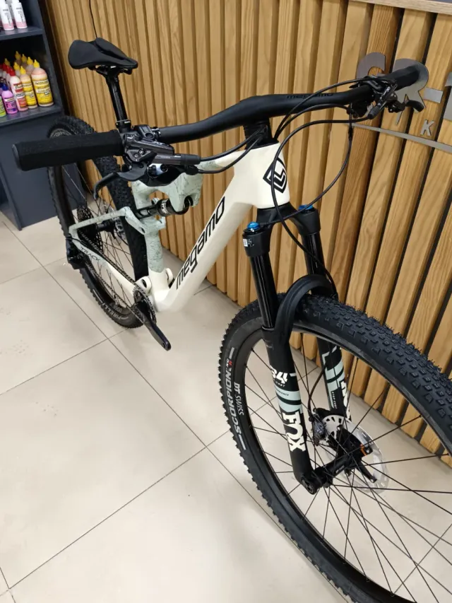 MEGAMO TRACK 07 2025