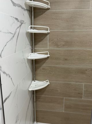 Columna de baldas para baño extensible