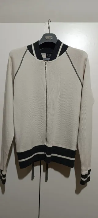 Maglione stile bomber beige e nero