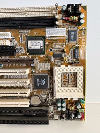 Placa Base Socket 7 VIA VT82C598 + AGP