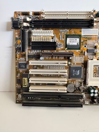Placa Base Socket 7 VIA VT82C598 + AGP