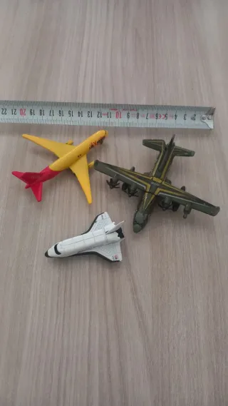 Set 3 Aerei Giocattolo: Navetta, Cargo, Giallo