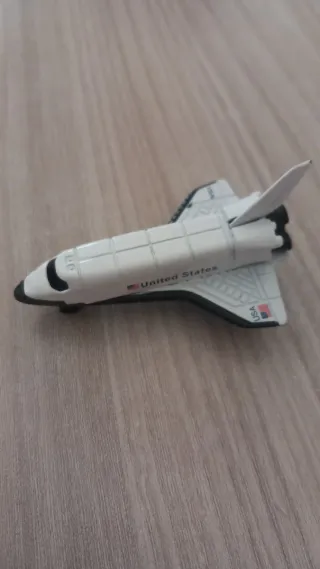 Set 3 Aerei Giocattolo: Navetta, Cargo, Giallo