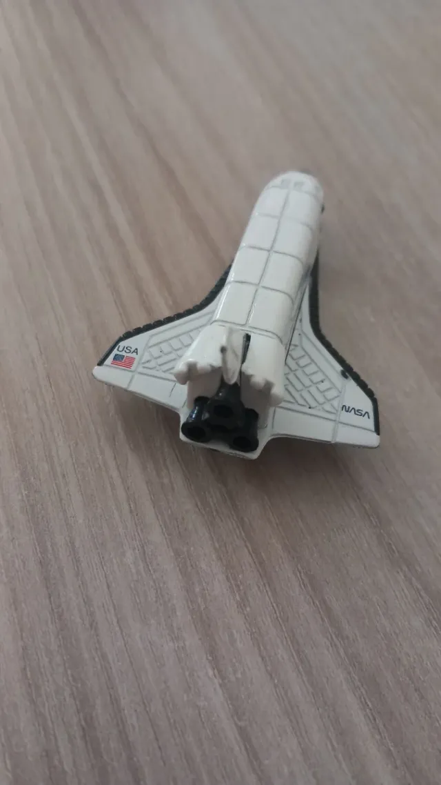 Set 3 Aerei Giocattolo: Navetta, Cargo, Giallo