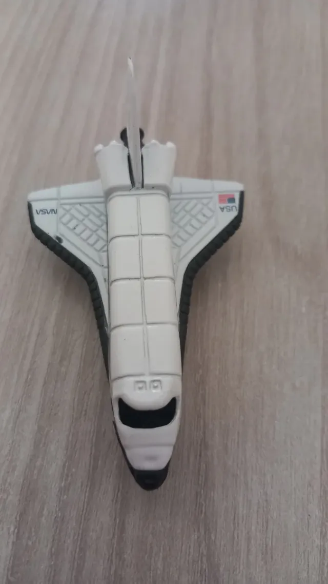 Set 3 Aerei Giocattolo: Navetta, Cargo, Giallo