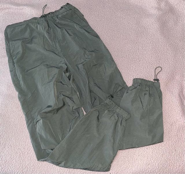 Mono gris con cremallera