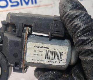 MOTOR ELEVALUNAS DEL DERECHO RENAULT SCENIC 2 2005