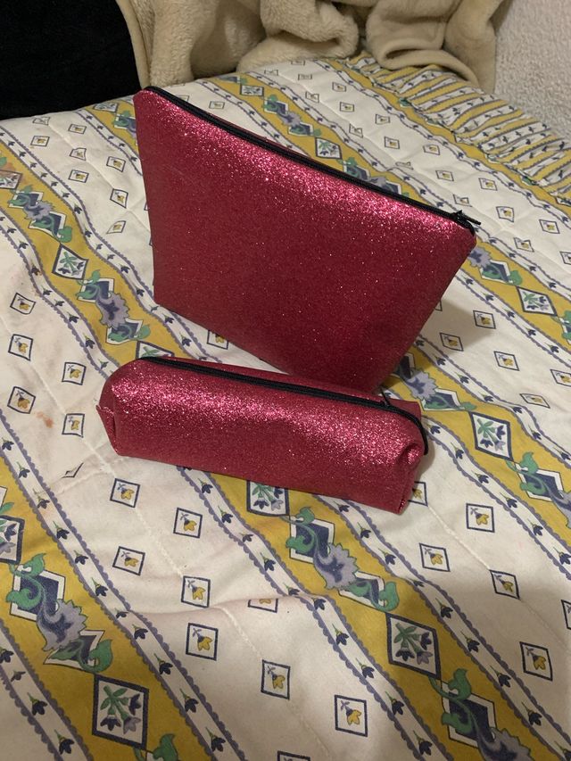 Bolsos de maquillaje brillantes
