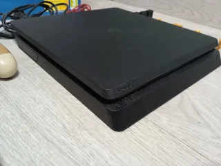 PS4 (PlayStation 4) Slim 1tb+ 2 Mandos + juegos