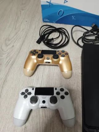 PS4 (PlayStation 4) Slim 1tb+ 2 Mandos + juegos