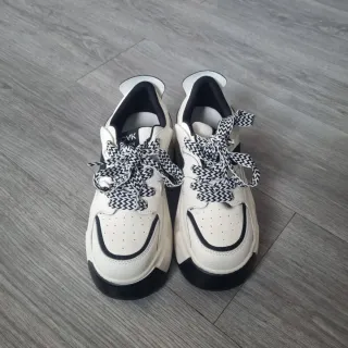 Zapatillas Novkfashion Blancas y Negras para mujer