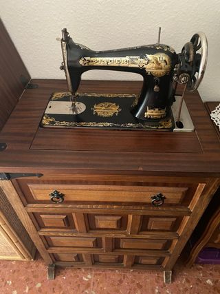 Máquina de coser Singer antigua