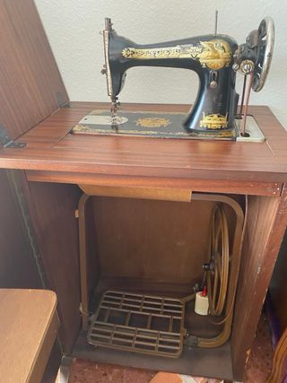 Máquina de coser Singer antigua