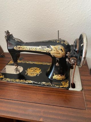 Máquina de coser Singer antigua