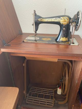 Máquina de coser Singer antigua