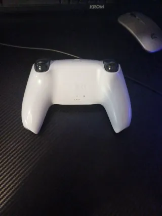Mando PS5 DualSense Blanco y Negro