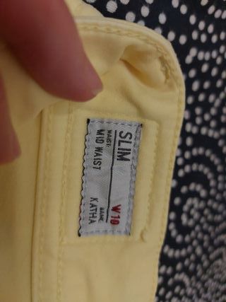 Pantalón vaquero amarillo