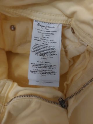 Pantalón vaquero amarillo