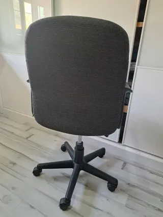 Sillón de oficina gris