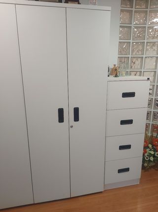 Mueble de oficina blanco