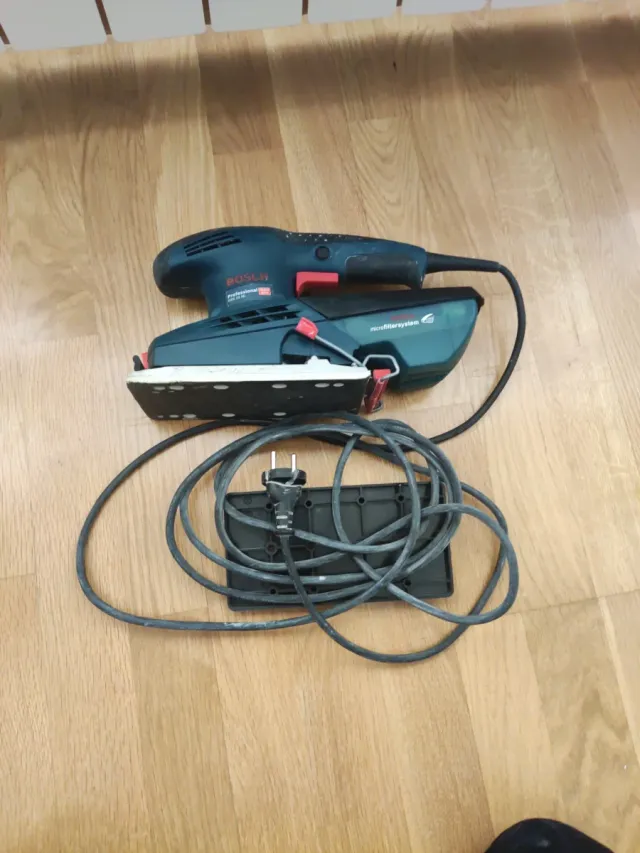 Lijadora Bosch GSS 23 AE