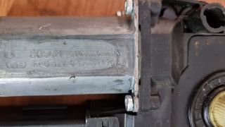 MOTOR ELEVALUNAS DELANTERO DERECHO AUDI A4 2004