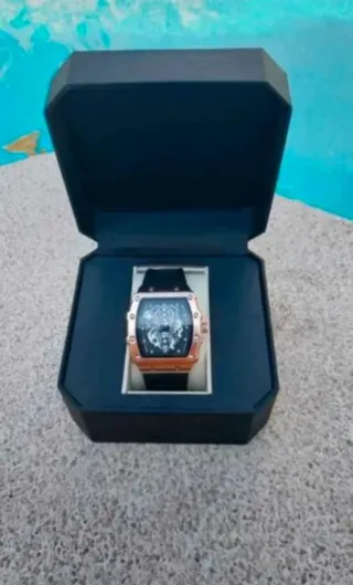 Reloj al estilo R.Mille