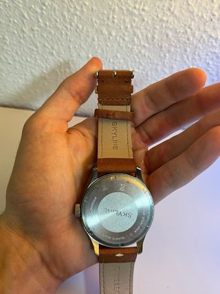 Reloj Skyline Correa Marrón y Esfera Plateada