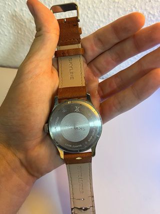 Reloj Skyline Correa Marrón y Esfera Plateada