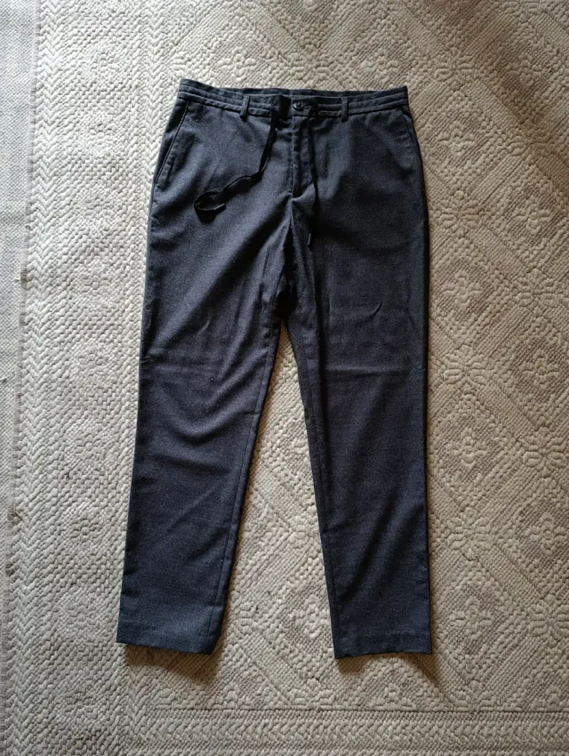 Pantalón vestir gris relaxed fit T.44