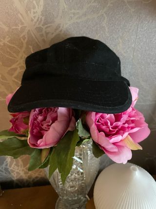 Gorra de paño negra