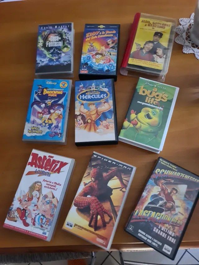 Lotto VHS Disney, Pixar, Spider-Man, Asterix