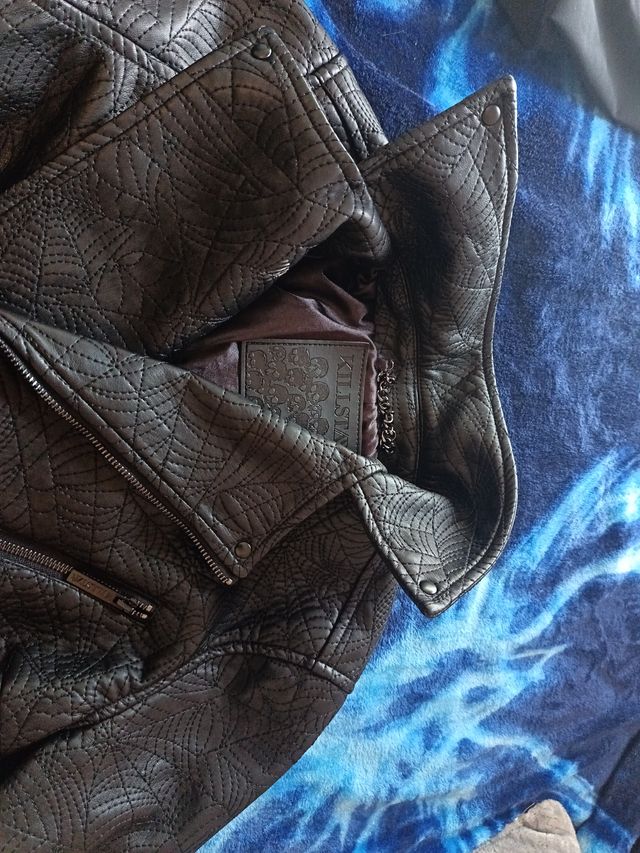 Chaqueta de cuero con telaraña