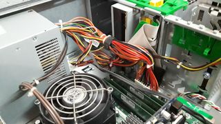PC TORRE HP dc 7700 Convertible Minitower.