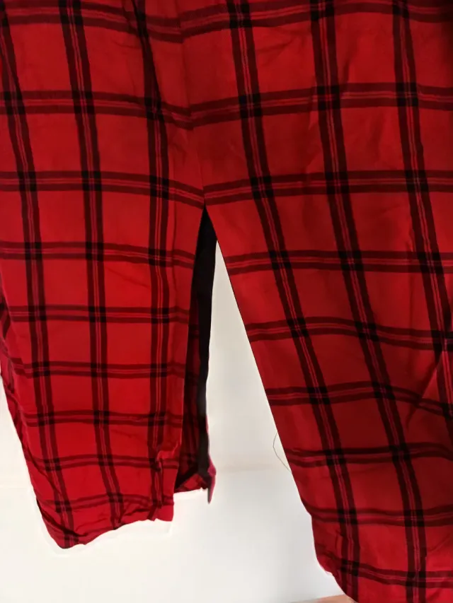 Vestido de cuadros rojo y negro