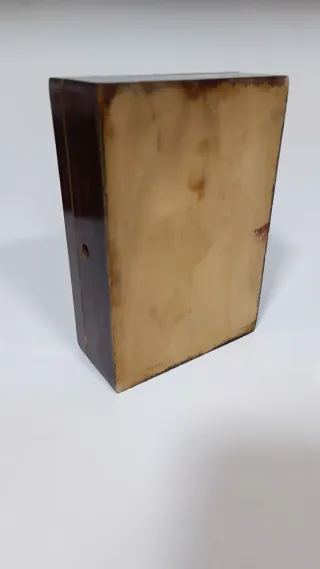 Joyero antiguo de madera con flores