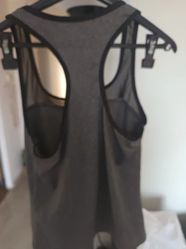 Camiseta/Top Deportivo Talla M-L