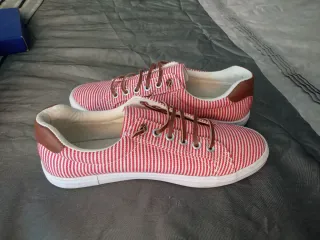 Zapatillas lona rayas rojas y blancas