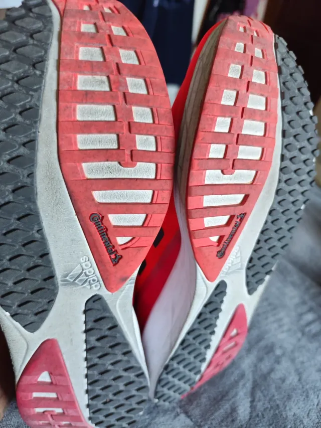 Deportivas Adidas Rojas y Negras