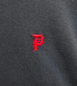 Camiseta Primitive.
