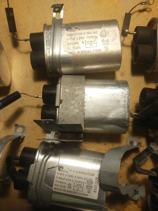 Capacitores Microondas Varios